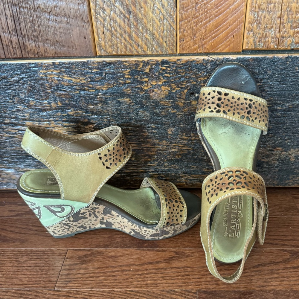 L’Artiste by Spring Step leather wedge sandals